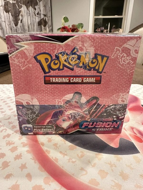 Pokemon TCG Fusion Strike
Booster Box 36 Packs Sword
& Shield New Factory Sealed