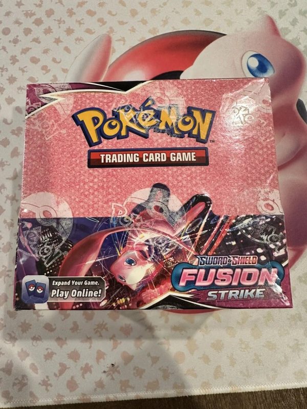 Pokemon TCG Fusion Strike
Booster Box 36 Packs Sword
& Shield New Factory Sealed